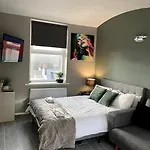 Studio Apartment In Brighton & Hove